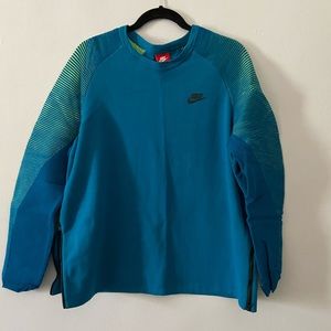 Women’s Nike teal and yellow sweatshirt very gently worn size XL